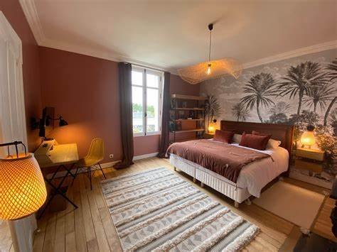 Chambre double chaleureuse aux tons terracotta